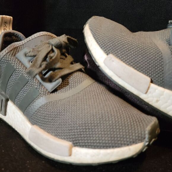 Adidas nmd men's 6.5 - Picture 3 of 9
